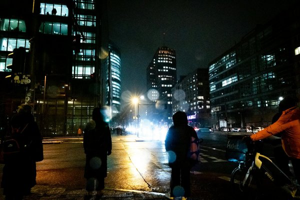 Découvrez les spectacles de feu : entre arts pyrotechniques et magie lumineuse