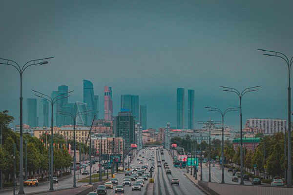 Comment la crise climatique influence-t-elle les politiques mondiales ?